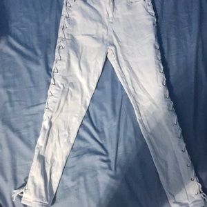 White skinny jeans